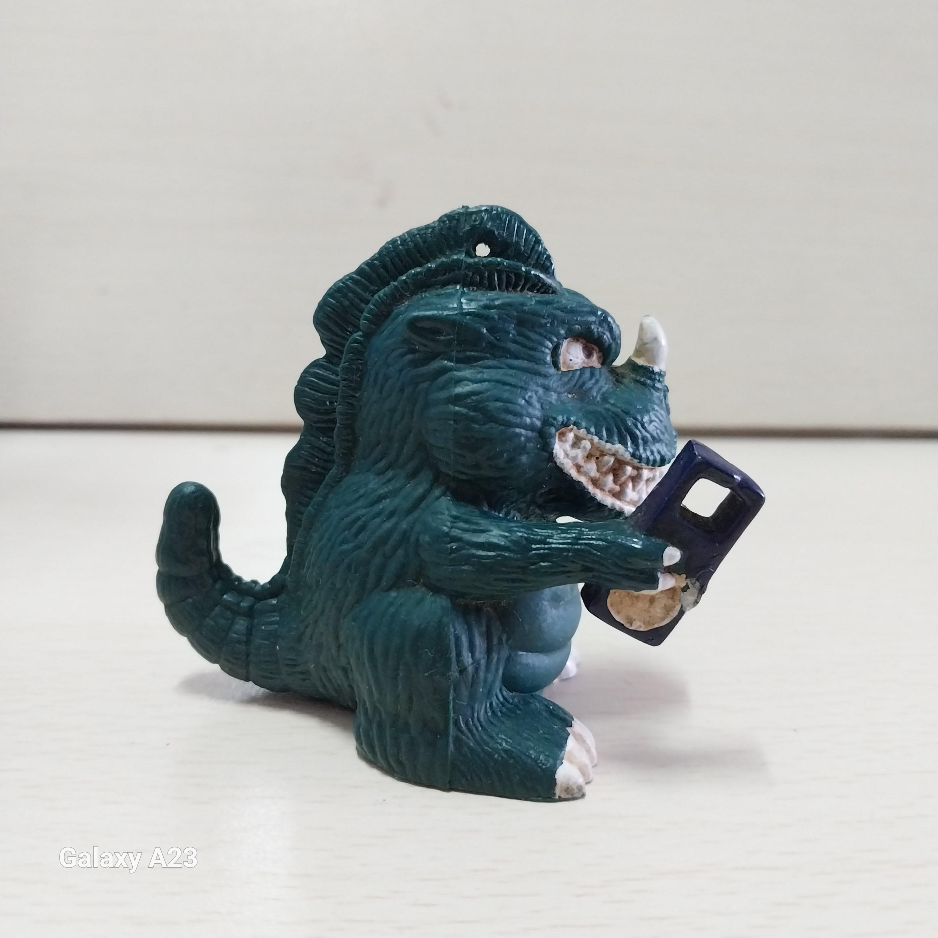 มีหลายภาพ,ฟิกเกอร์งานไทย ยางตัน ก๊อดจิ รุ่นสีเขียวเข้มตามภาพ ของแถมพรีเมี่ยม จากปั๊มน้ำมัน เก่าเก็บ มือสองสภาพดี หายาก สำเนา