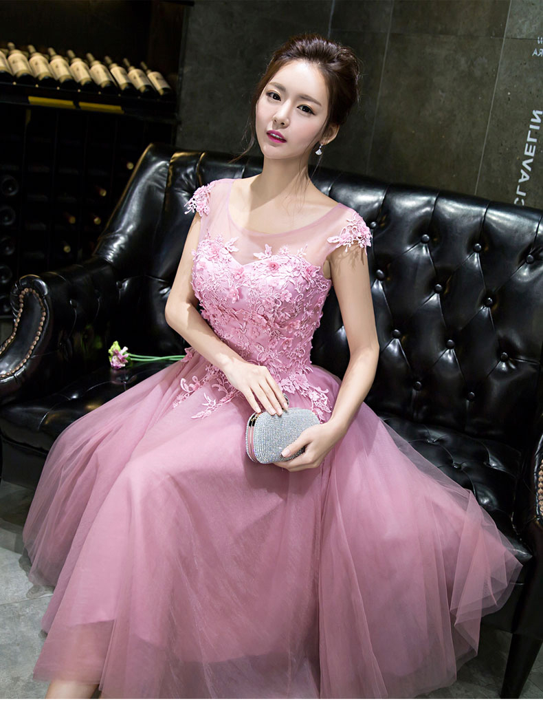 Pre-order ชุดราตรียาว แขนกุด ผ้าตาข่าย แต่งลูกไม้ สีชมพู สวย หวาน เชือกผูกหลัง