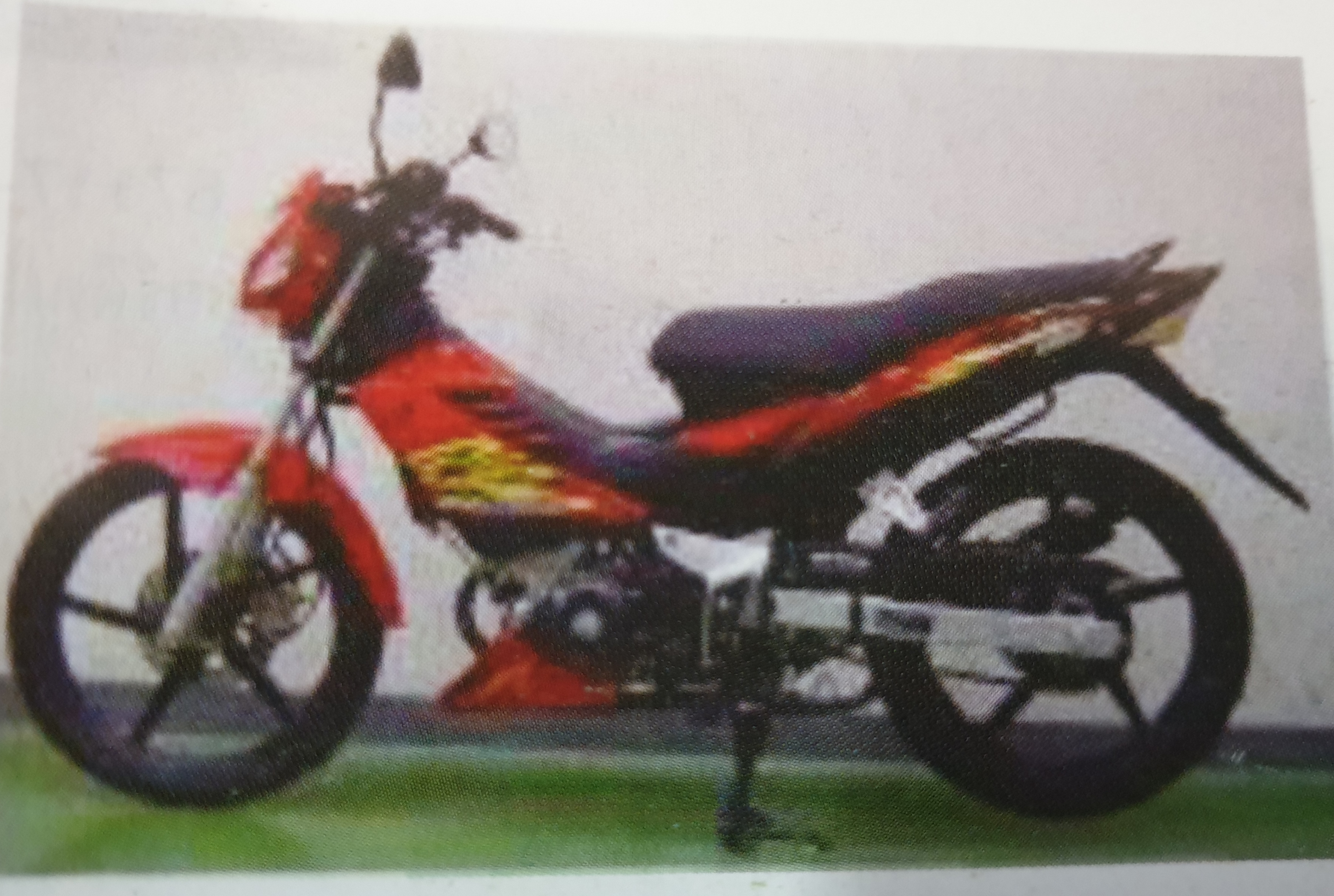 ฝาครอบไฟหน้าสีบรอนซ์ โซนิค125(ตัวใหม่)