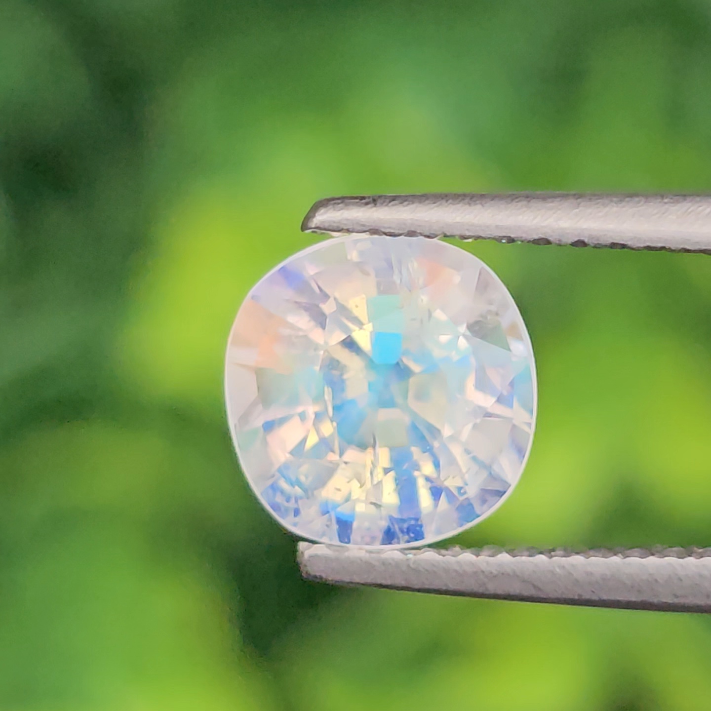 พลอย มูนสโตน เรนโบว์ rainbow moonstone 1.47 กะรัต (cts.) พลอยแท้ อัญมณีมงคลประจําวันเกิด เครื่องประดับพลอย