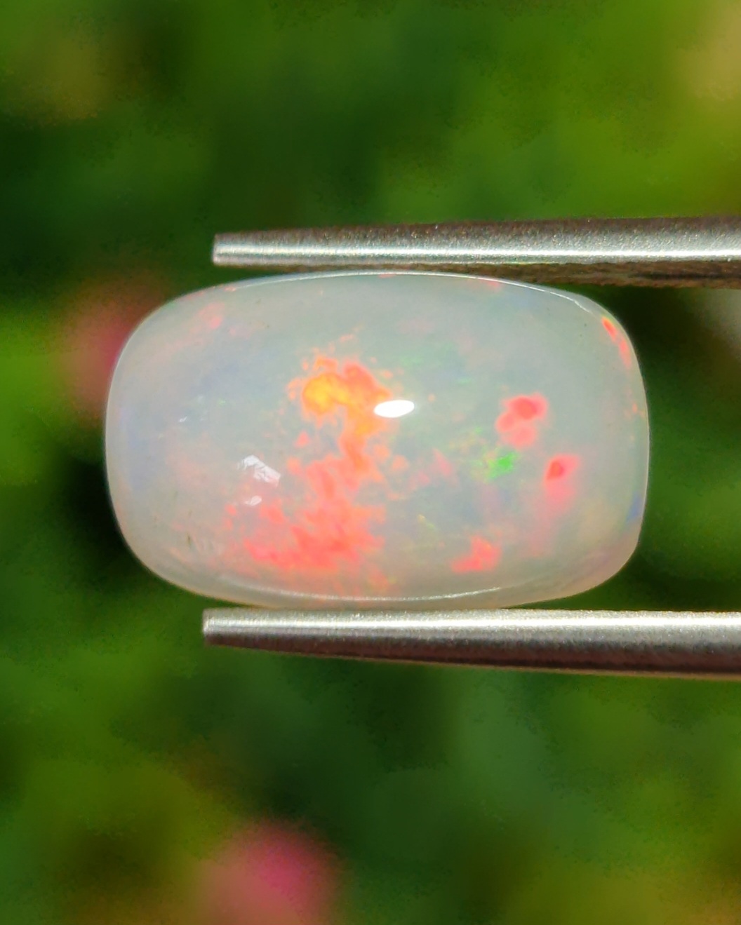 พลอย ไวท์ โอปอล White Opal 5.14 กะรัต (Cts.) พลอยแท้ อัญมณีมงคลประจําวันเกิด เครื่องประดับพลอย