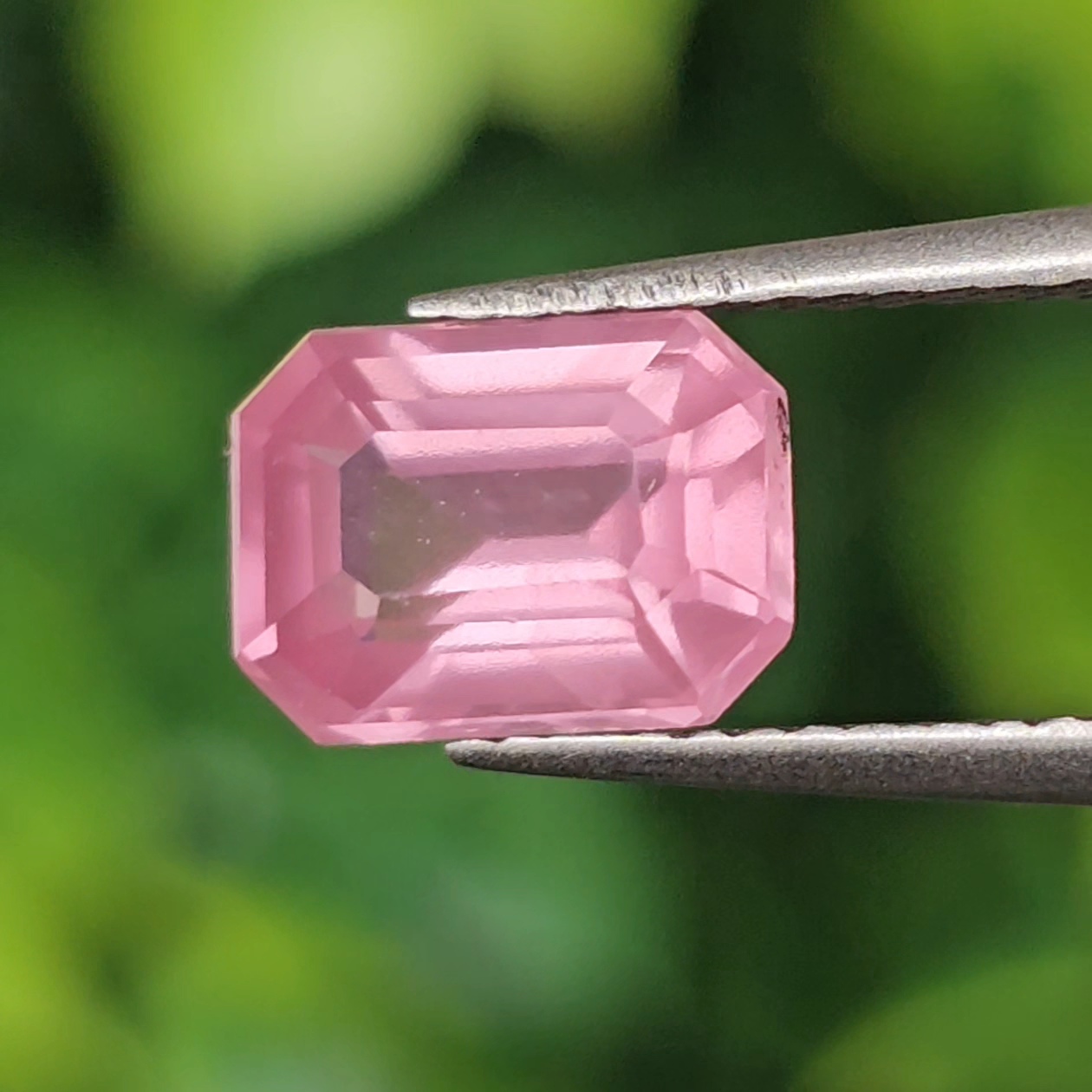 พลอย สปิเนล (Spinel) 1.30 กะรัต (Cts.) พลอยแท้ อัญมณีมงคลประจําวันเกิด เครื่องประดับพลอย
