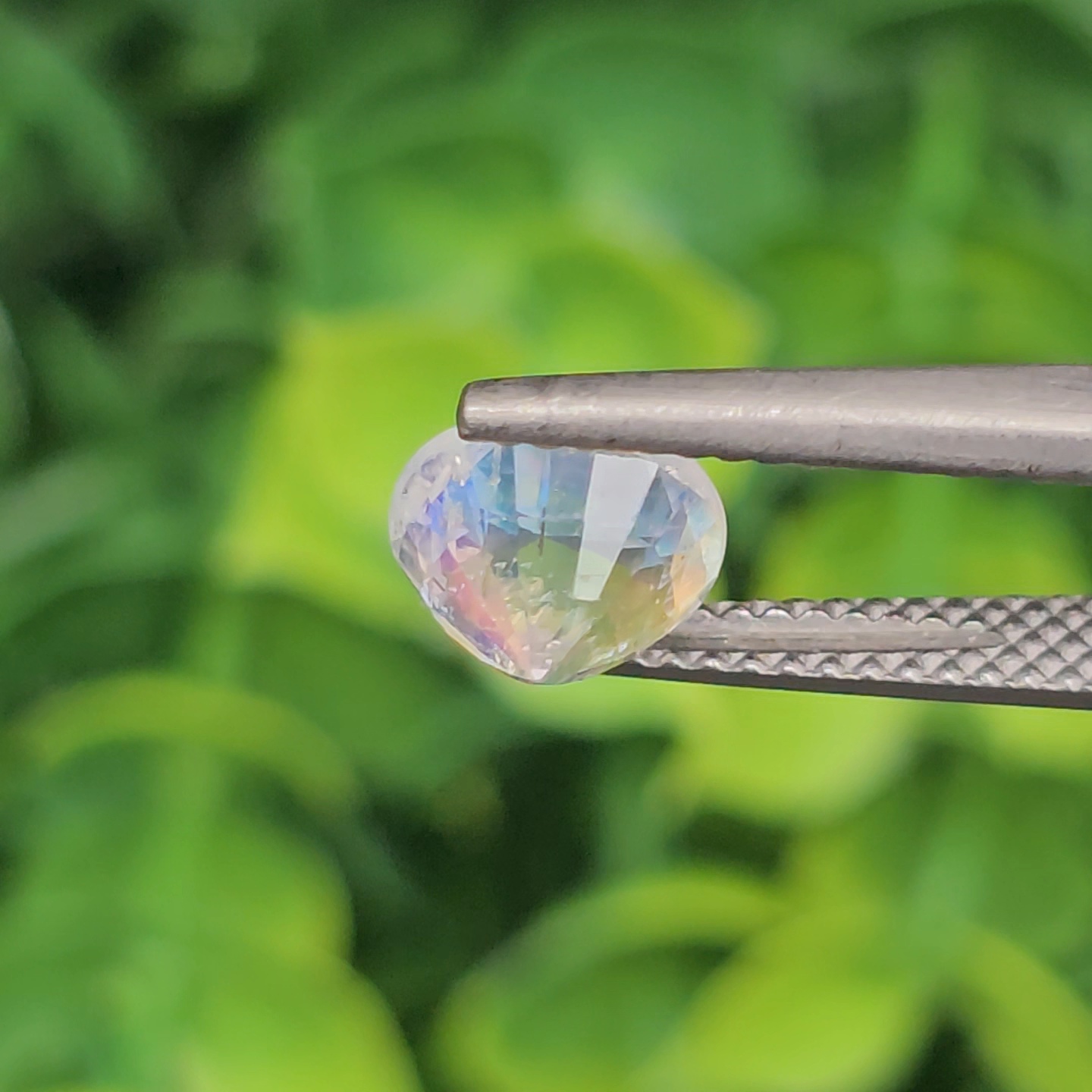 พลอย มูนสโตน เรนโบว์ rainbow moonstone 1.47 กะรัต (cts.) พลอยแท้ อัญมณีมงคลประจําวันเกิด เครื่องประดับพลอย