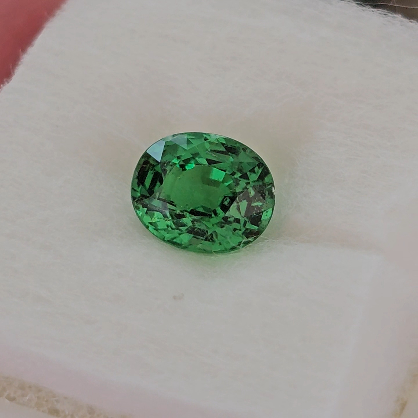 พลอย ซาโวไรท์ Tsavorite Garnet 1.16 กะรัต (Cts.) ดิบ Unheated พร้อมใบเซอร์ อัญมณีมงคลประจําวันเกิด เครื่องประดับพลอย