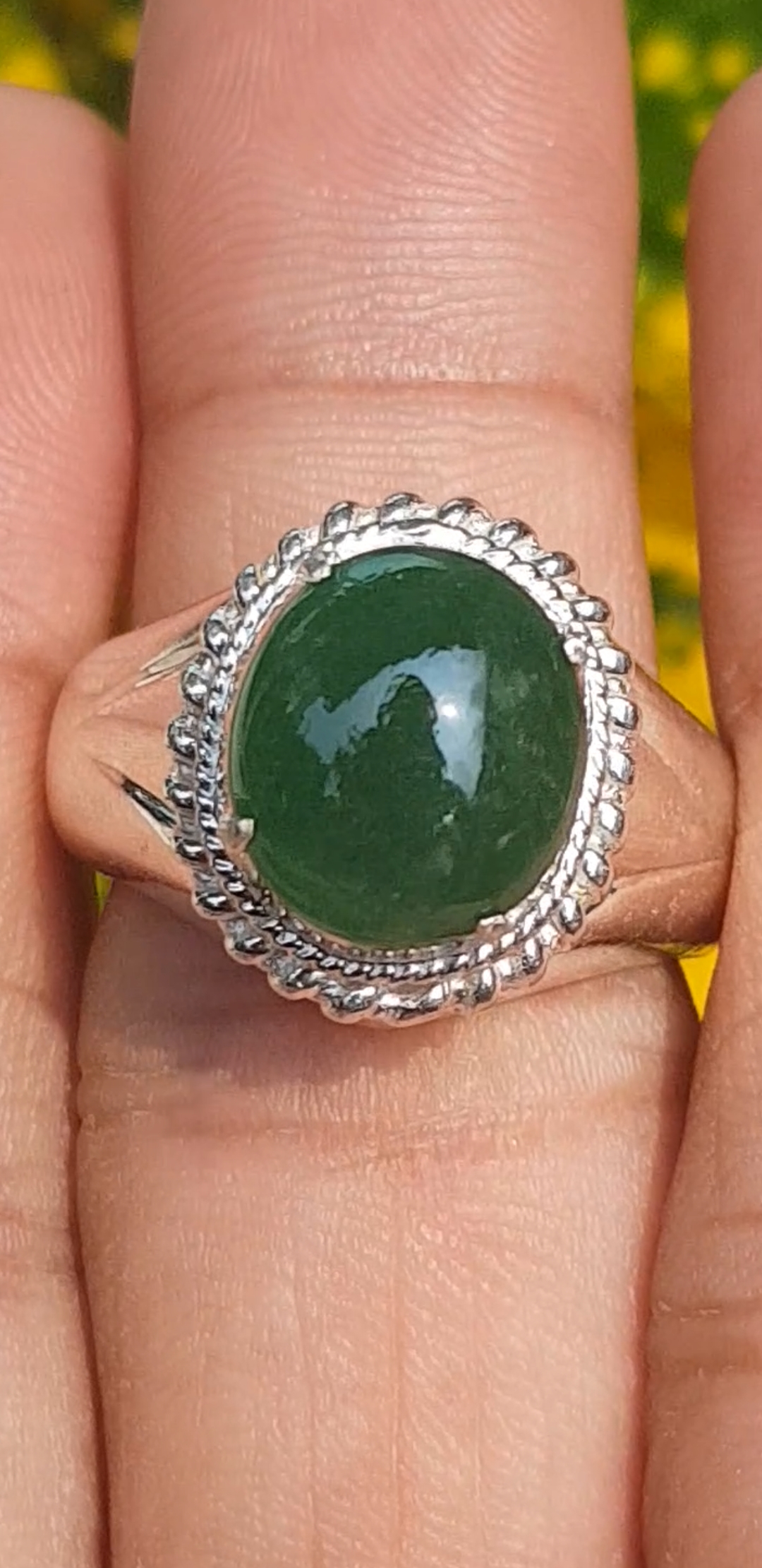 หยก พม่า แท้ Jade แหวนหยก 翡翠戒指 (Jadeite ring) 3.42 กะรัต (Cts.) (Size) 61 ดิบ ไม่ผ่านการปรับปรุง (Type A) พม่า (Myanmar)