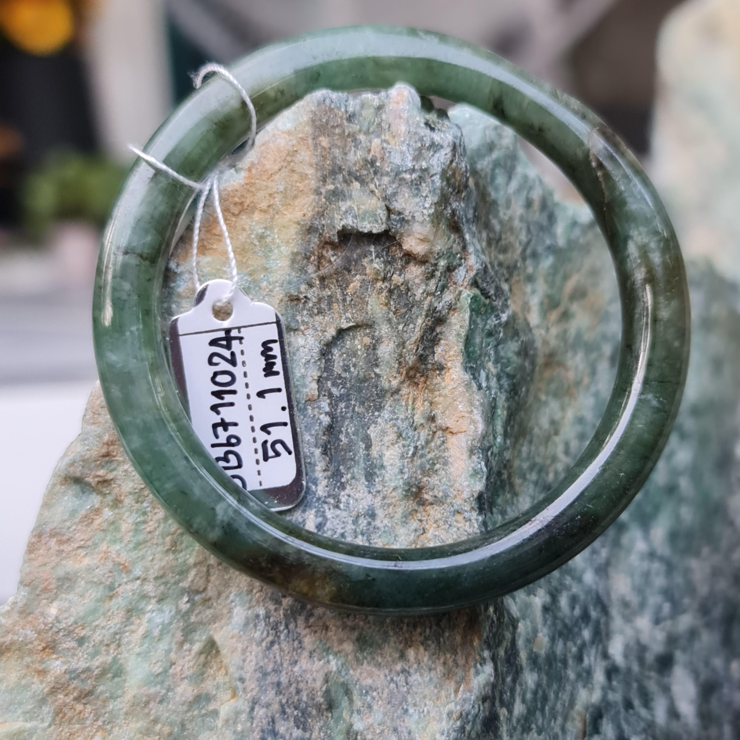 JB6711024 หยก พม่า แท้ Jade กำไลหยก 51.1 มม. (Jadeite bracelet) พม่า (Myanmar)