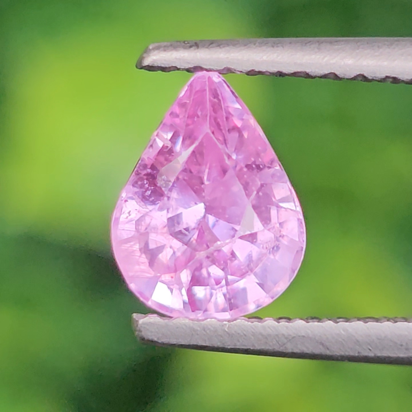 พลอย ชมพู พิ้ง แซฟไฟร์ Pink Sapphire 1.15 กะรัต (Cts.) พร้อมใบเซอร์ พลอยแท้ อัญมณีมงคลประจําวันเกิด เครื่องประดับพลอย