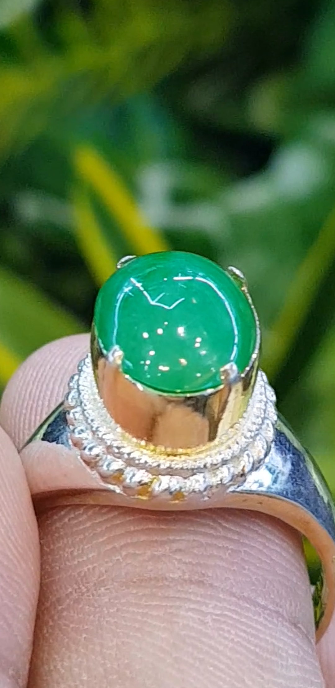 หยก พม่า แท้ Jade แหวนหยก 翡翠戒指 (Jadeite ring) 2.34 กะรัต (Cts.) (Size) 60 ดิบ ไม่ผ่านการปรับปรุง (Type A) พม่า (Myanmar)