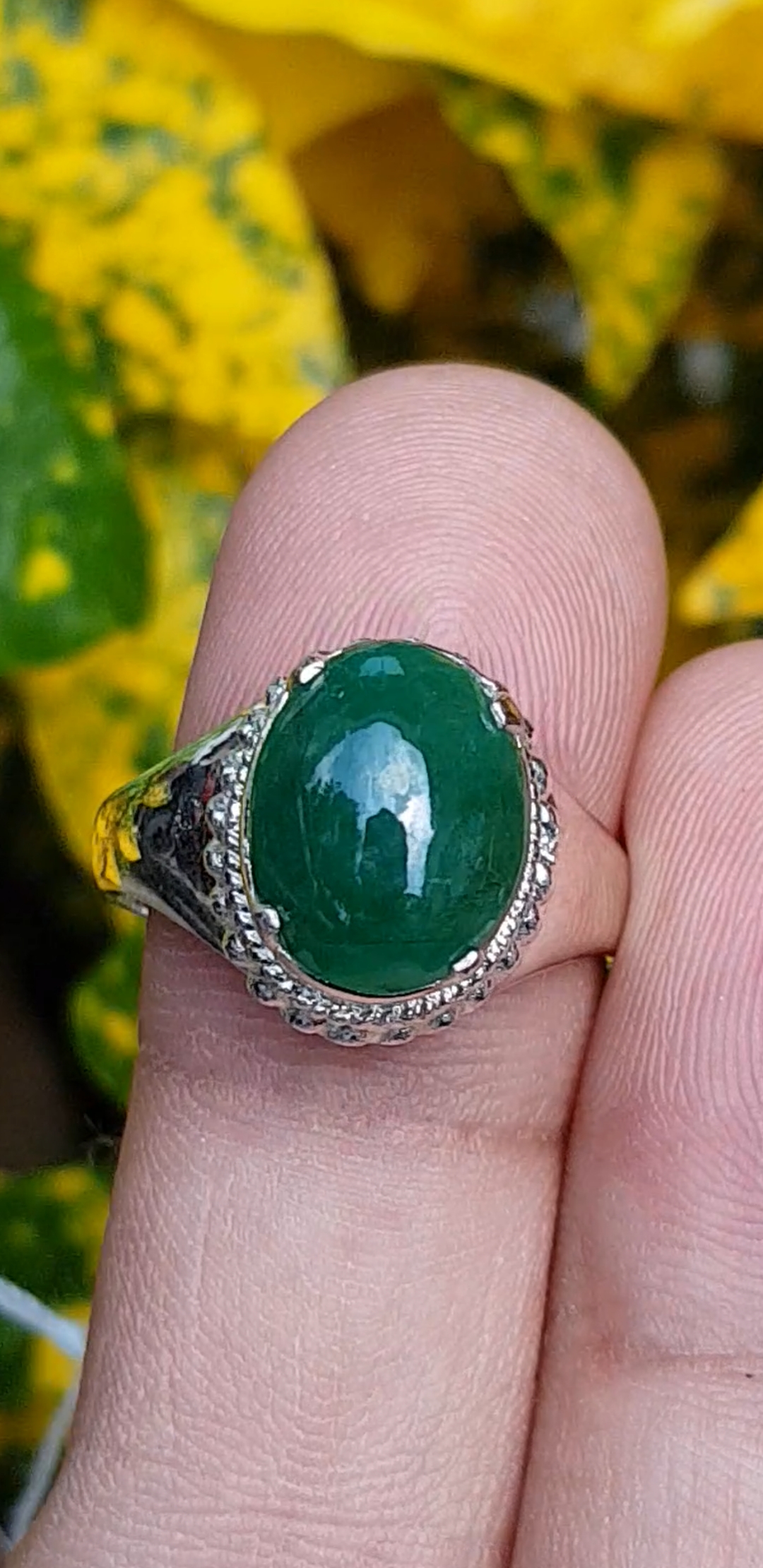 หยก พม่า แท้ Jade แหวนหยก 翡翠戒指 (Jadeite ring) 2.30 กะรัต (Cts.) (Size) 57 ดิบ ไม่ผ่านการปรับปรุง (Type A) พม่า (Myanmar)