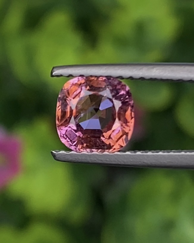 พลอย สปิเนล Spinel 1.16 กะรัต (Cts.) ดิบ Unheated พลอยแท้ อัญมณีมงคลประจําวันเกิด เครื่องประดับพลอย
