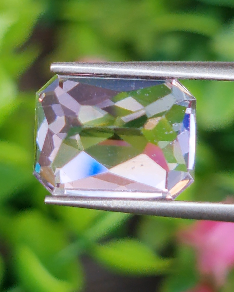 พลอย คุนไซท์ Kunzite 11.50 กะรัต (Cts.) พลอยแท้อัญมณีมงคล ประจําวันเกิด เครื่องประดับพลอย