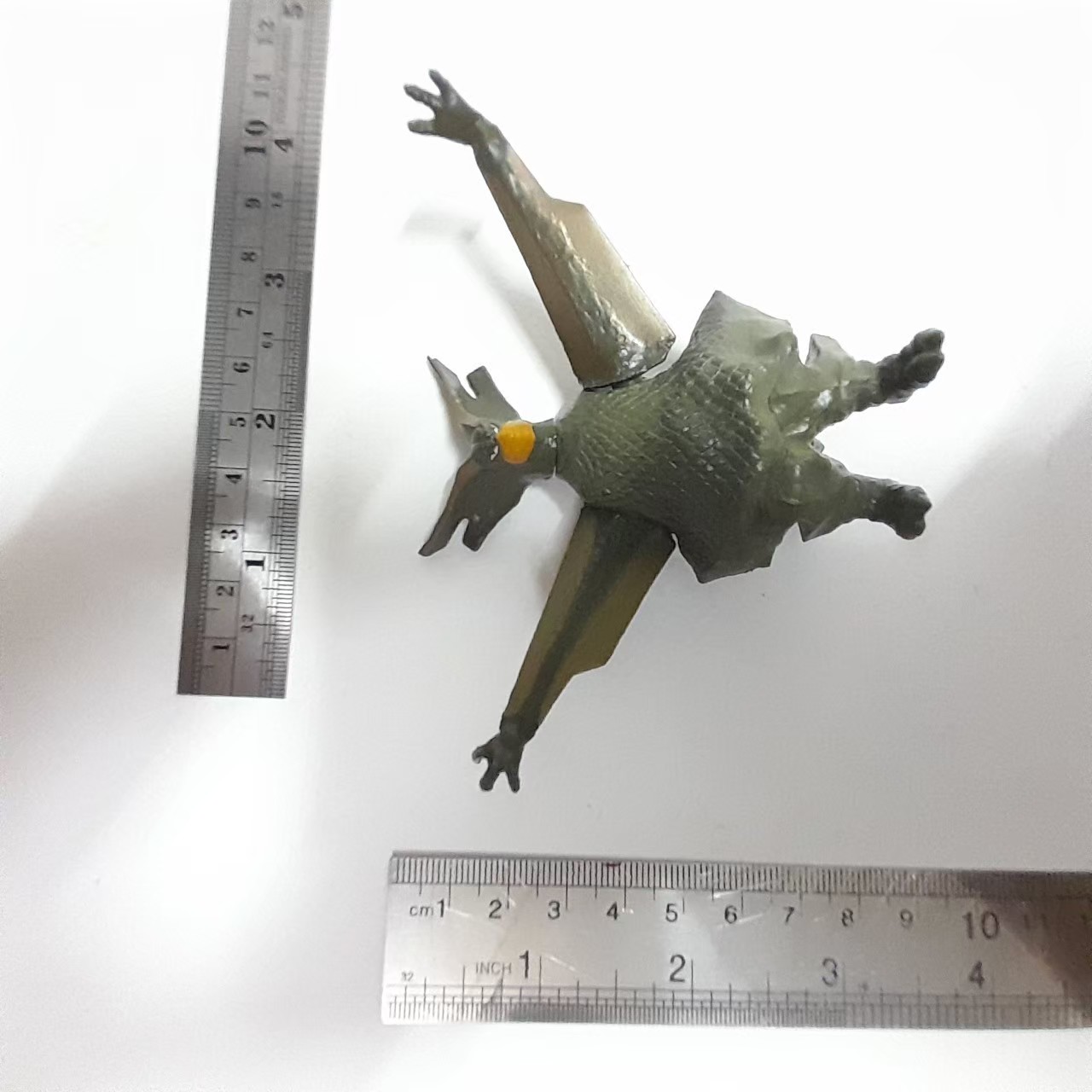 กาชาปอง สัตว์ประหลาด สตาร์เบม เกียรอน จากอุลตร้าเซเว่น ขนาดตามรูป มือสองสภาพดี มีรอยบ้าง