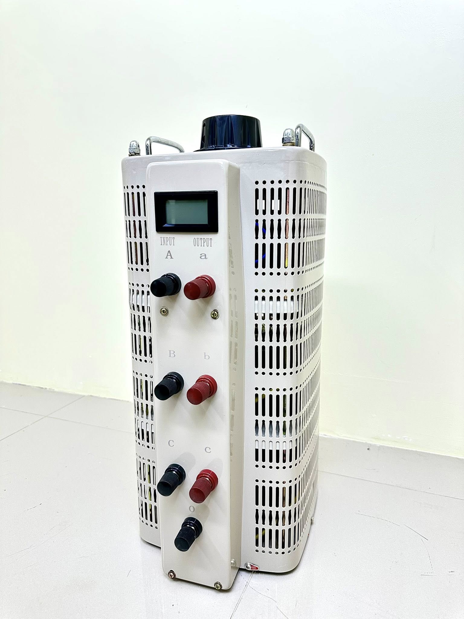 วาริแอค หม้อแปลงปรับแรงดันไฟฟ้าชนิดแกนหมุน 15Kva 3 เฟส