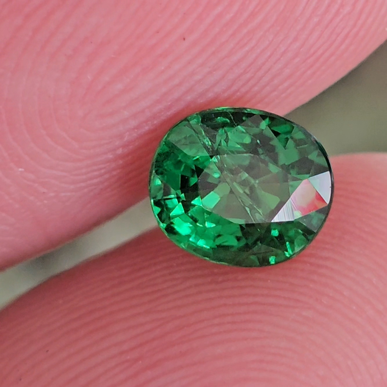 พลอย ซาโวไรท์ Tsavorite Garnet 1.28 กะรัต (Cts.) ดิบ Unheated พร้อมใบเซอร์ อัญมณีมงคลประจําวันเกิด เครื่องประดับพลอย