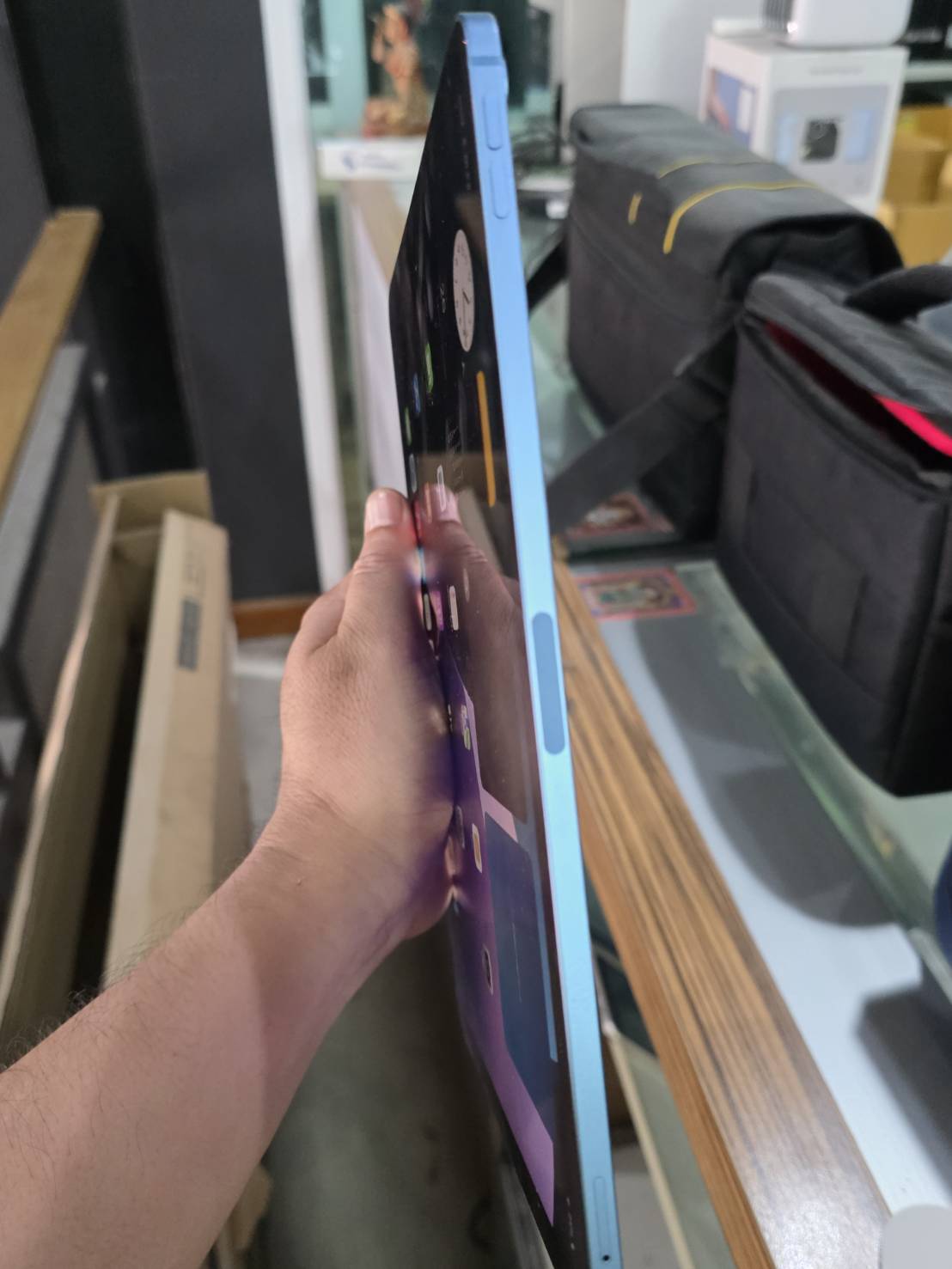 Apple iPad Air Gen5 64GB+Adapter แบต 81%