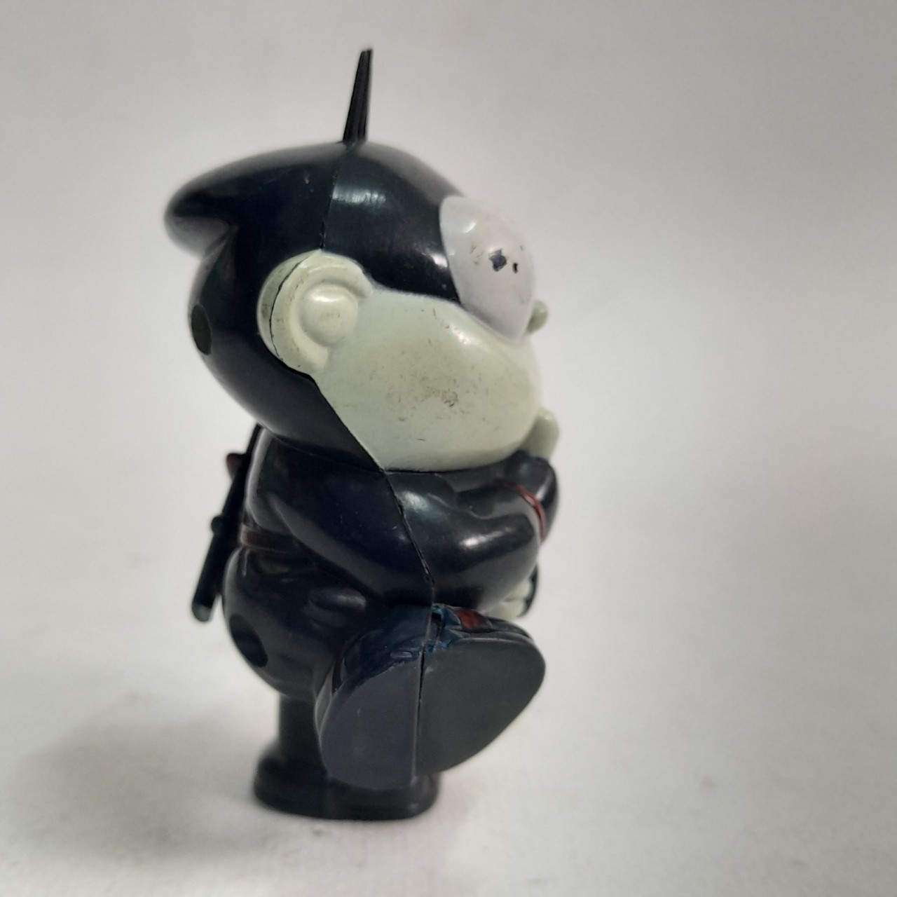 ฟิกเกอร์ พลาสติก**มีตำหนิตามภาพ ปังปอนด์ พรีเมี่ยม 7- 11 ในอดีต ชุดปังปอนด์นินจา(ตัวที่1) มือสอง ตัวกดไม่ได้เช็คสภาพ