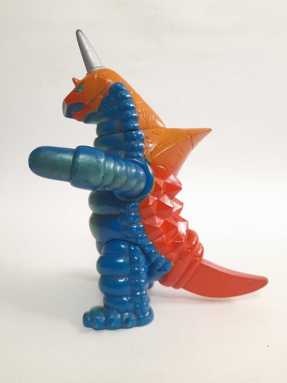 มีหลายภาพ, ซอฟ 6.5-7 นิ้ว สัตว์ประหลาด วาคิซิม จากอุลตร้าแมน เอ/เอส ขนาดตามรูปมือสองสภาพดีมีรอยบ้าง มีปั๊ม