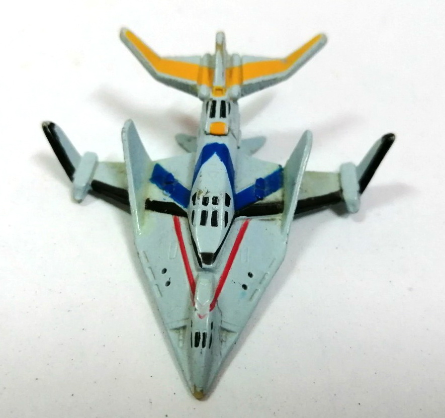 ของเล่น ของสะสม ชุด กาชาปอง ยานประจำหน่วยอุลตร้าแมน มียาน guts wing 1 และ 2, guts wing EX J ขนาดยาน 8ซม. สภาพเก่าเก็บ