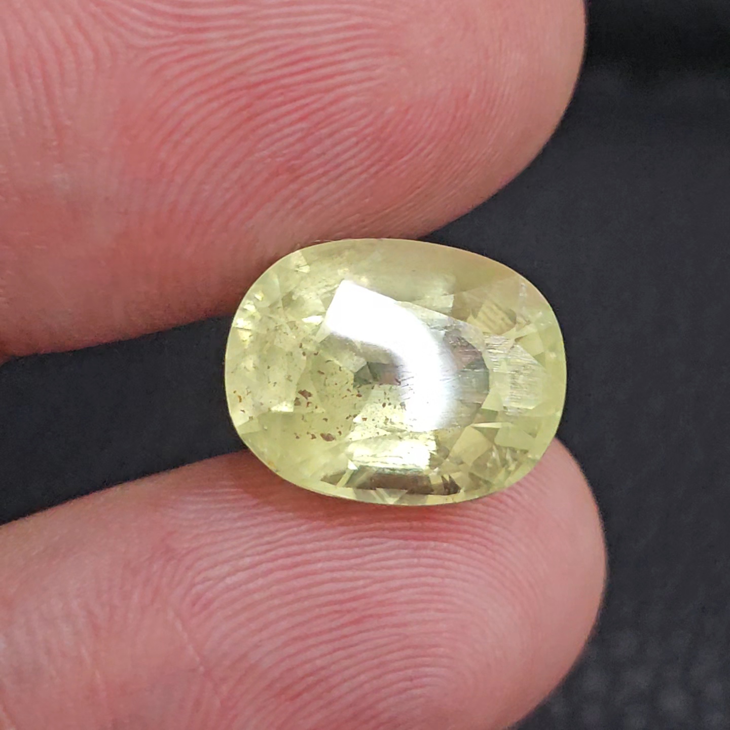 พลอย คริโซเบริล (Chrysoberyl) 10.50 กะรัต (Cts.) พร้อมใบเซอร์ พลอยแท้ อัญมณีมงคลประจําวันเกิด เครื่องประดับพลอย