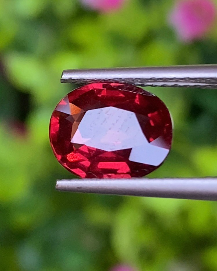 พลอย โรโดไลต์ กาเน็ท Rhodolite Garnet 2.77 กะรัต Cts.พลอยแท้ อัญมณีมงคลประจําวันเกิด เครื่องประดับพลอย