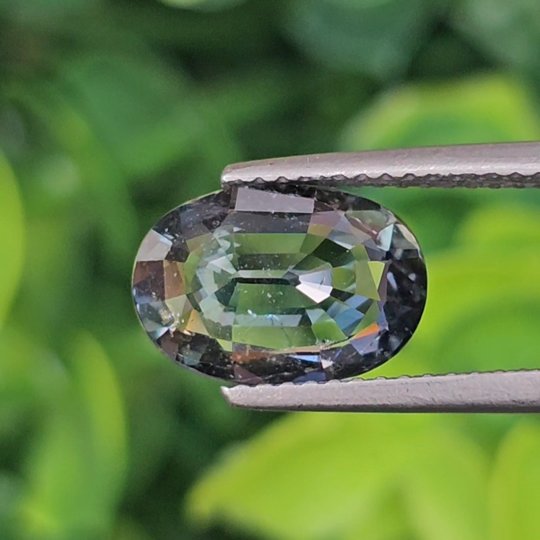 พลอย ไพลิน blue sapphire 2.79 กะรัต (Cts.) ดิบ unheated พลอยแท้ อัญมณีมงคลประจําวันเกิด เครื่องประดับพลอย