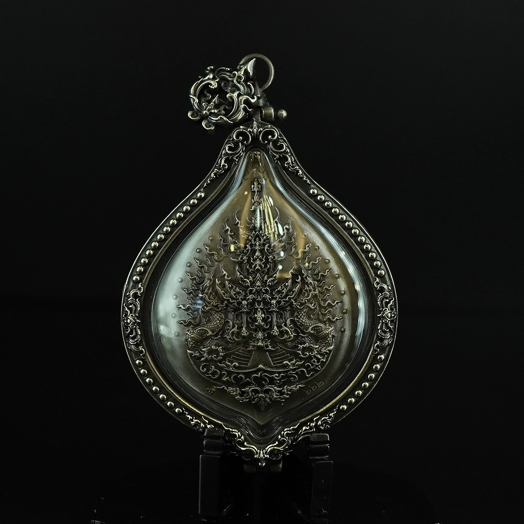 เหรียญเทพพระราหู รายการที่ 5 เนื้อไวท์บรอนซ์รมซาตินลงยา พร้อมกรอบเนื้อไวท์บรอนซ์ซาติน