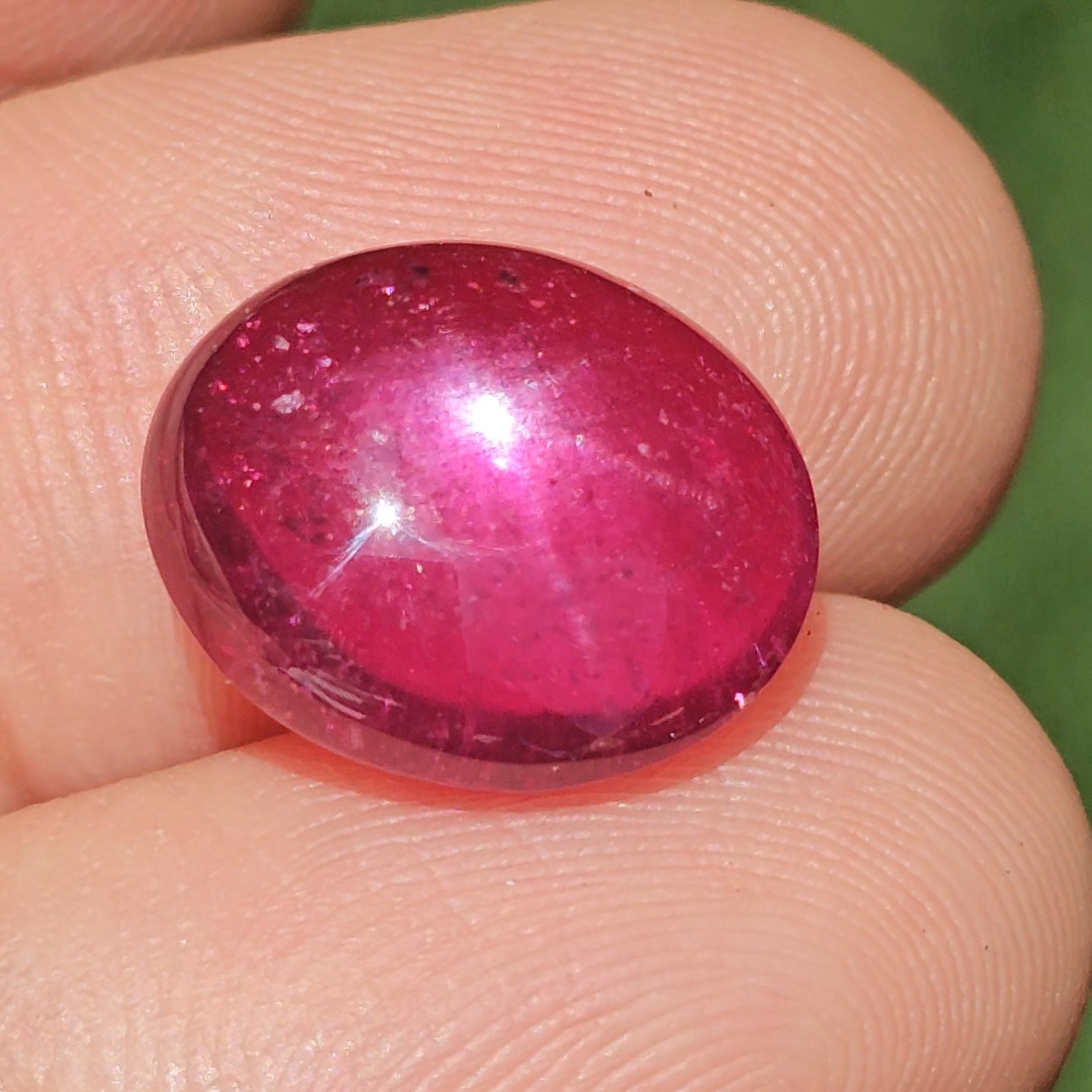 พลอย ทับทิม สตาร์ แซฟไฟร์ Ruby Star Sapphire 10.71 กะรัต (Cts.) พร้อมใบเซอร์ พลอยแท้ อัญมณีมงคลประจําวันเกิด เครื่องประดับพลอย