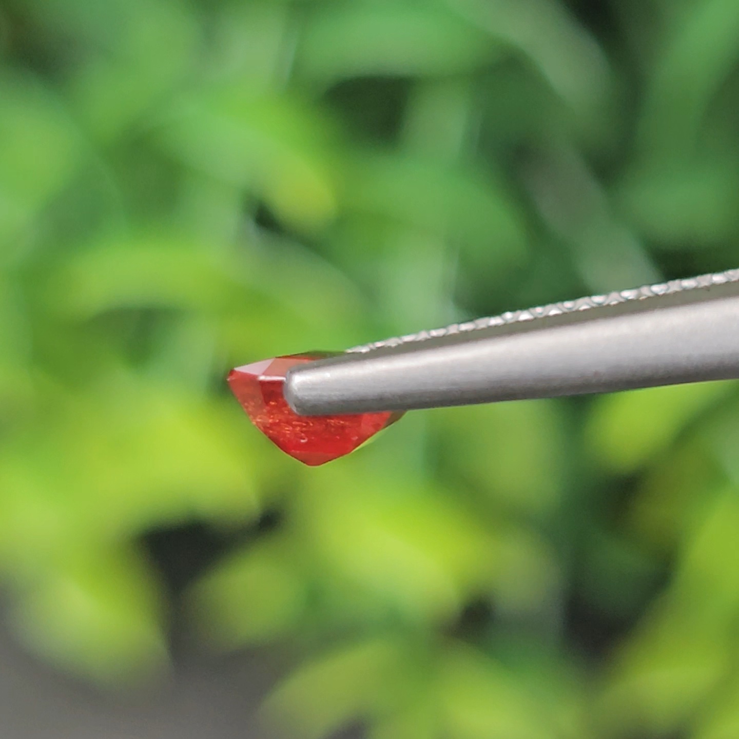 พลอย ออเรนจ์ แซฟไฟร์ Orange Sapphire 1.33 กะรัต (Cts.) พลอยแท้ อัญมณีมงคลประจําวันเกิด เครื่องประดับพลอย