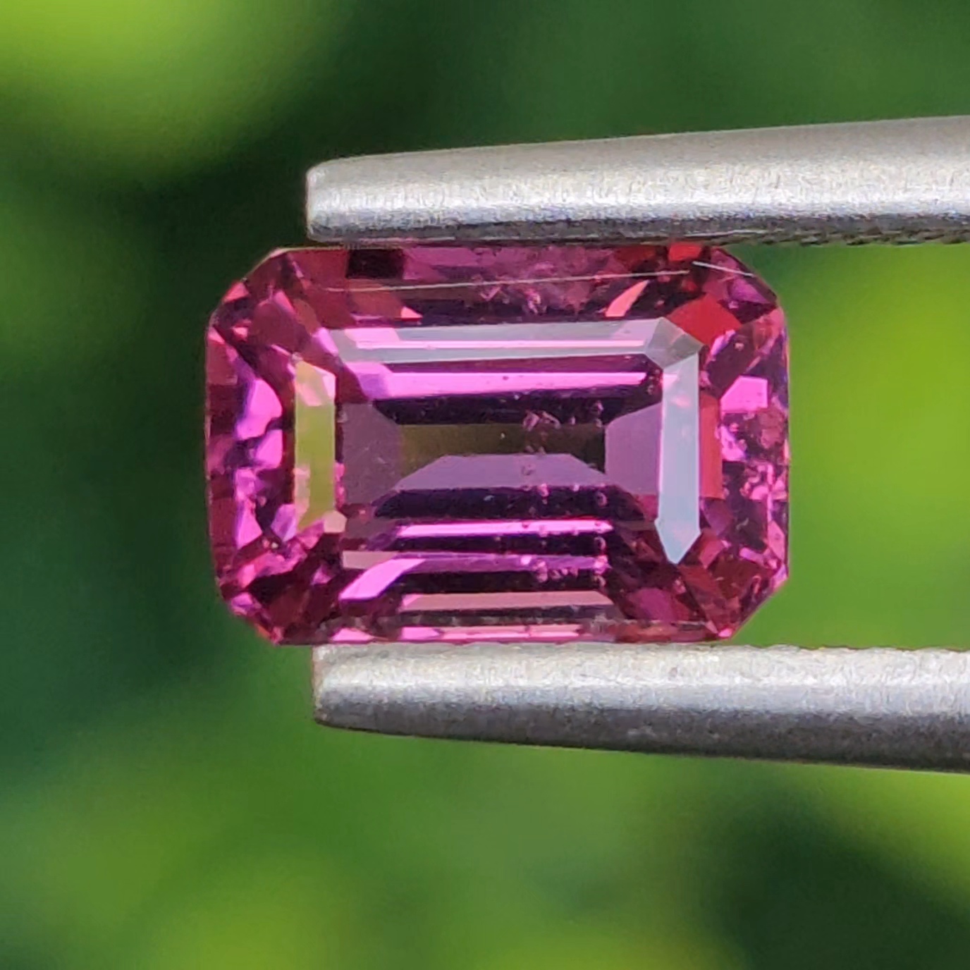 พลอย อุมบาไลต์ การ์เน็ต Umbalite Garnet 1.28 กะรัต (Cts.) ดิบ Unheated ลอยแท้ อัญมณีมงคลประจําวันเกิด เครื่องประดับพลอย