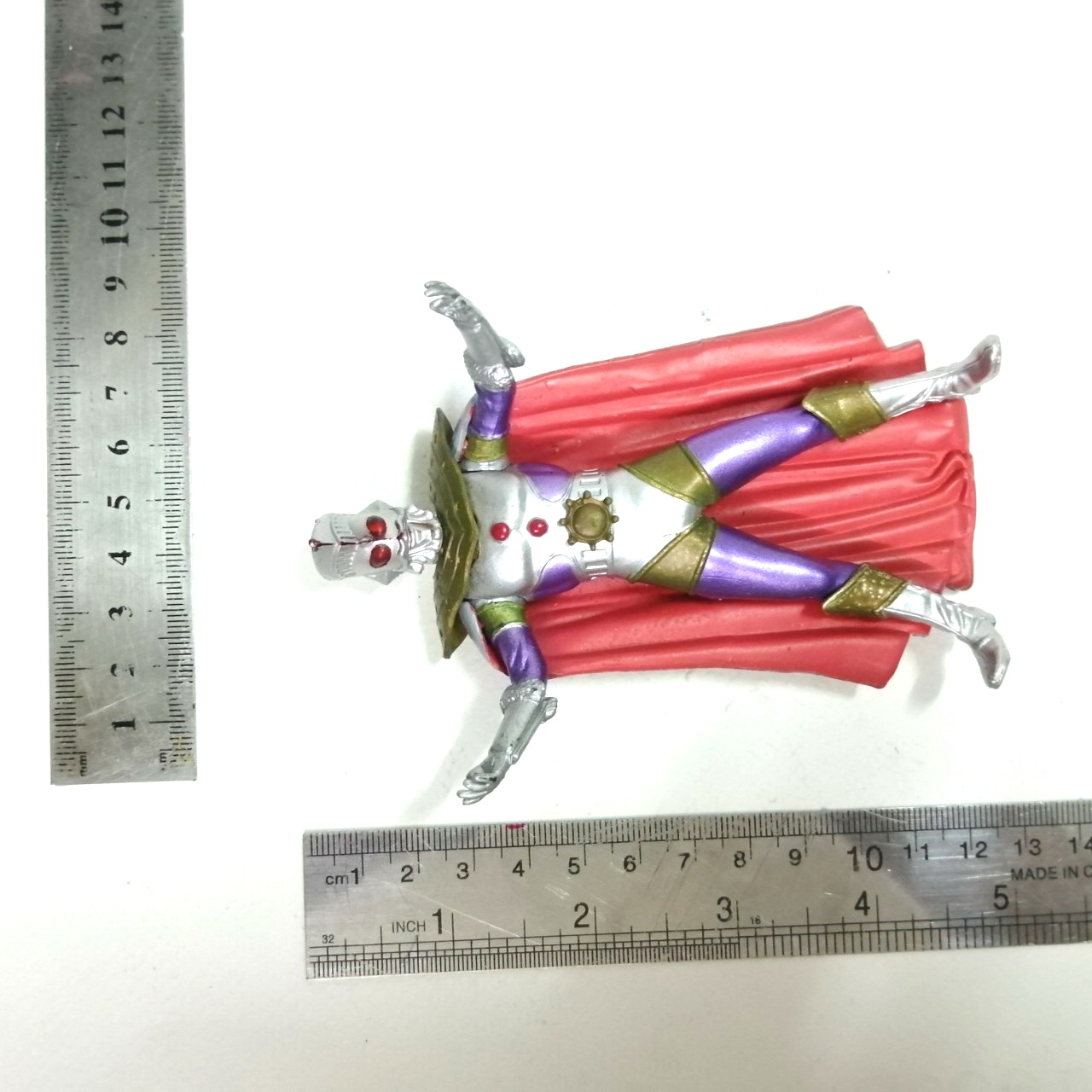 ฟิกเกอร์ ยางตัน ขนาดตามรูป งานจีน อุลตร้าแมนคิงส์ สภาพดี มีรอยบ้าง