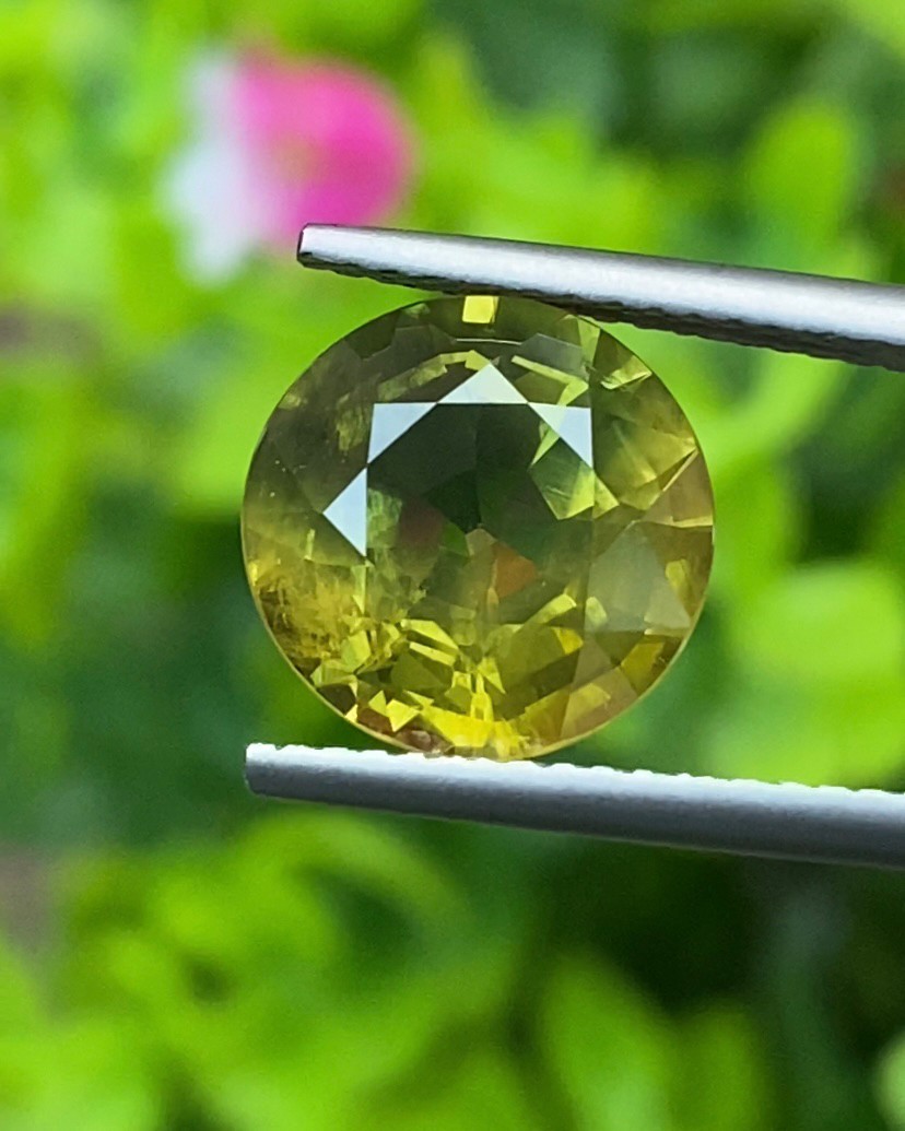 พลอย บุษราคัม Yellow Sapphire 4.61 กะรัต (Cts.) พลอยแท้ อัญมณีมงคลประจําวันเกิด เครื่องประดับพลอย