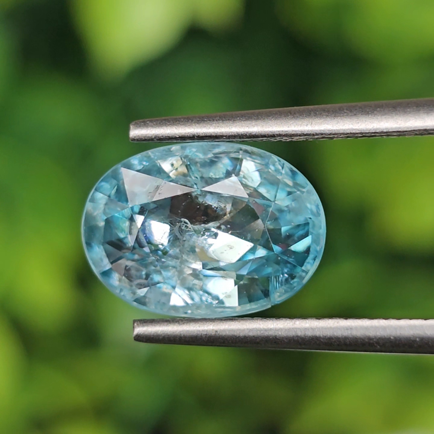 พลอย เพทาย (Zircon) 4.26 กะรัต (Cts.) พลอยแท้ อัญมณีมงคลประจําวันเกิด เครื่องประดับพลอย