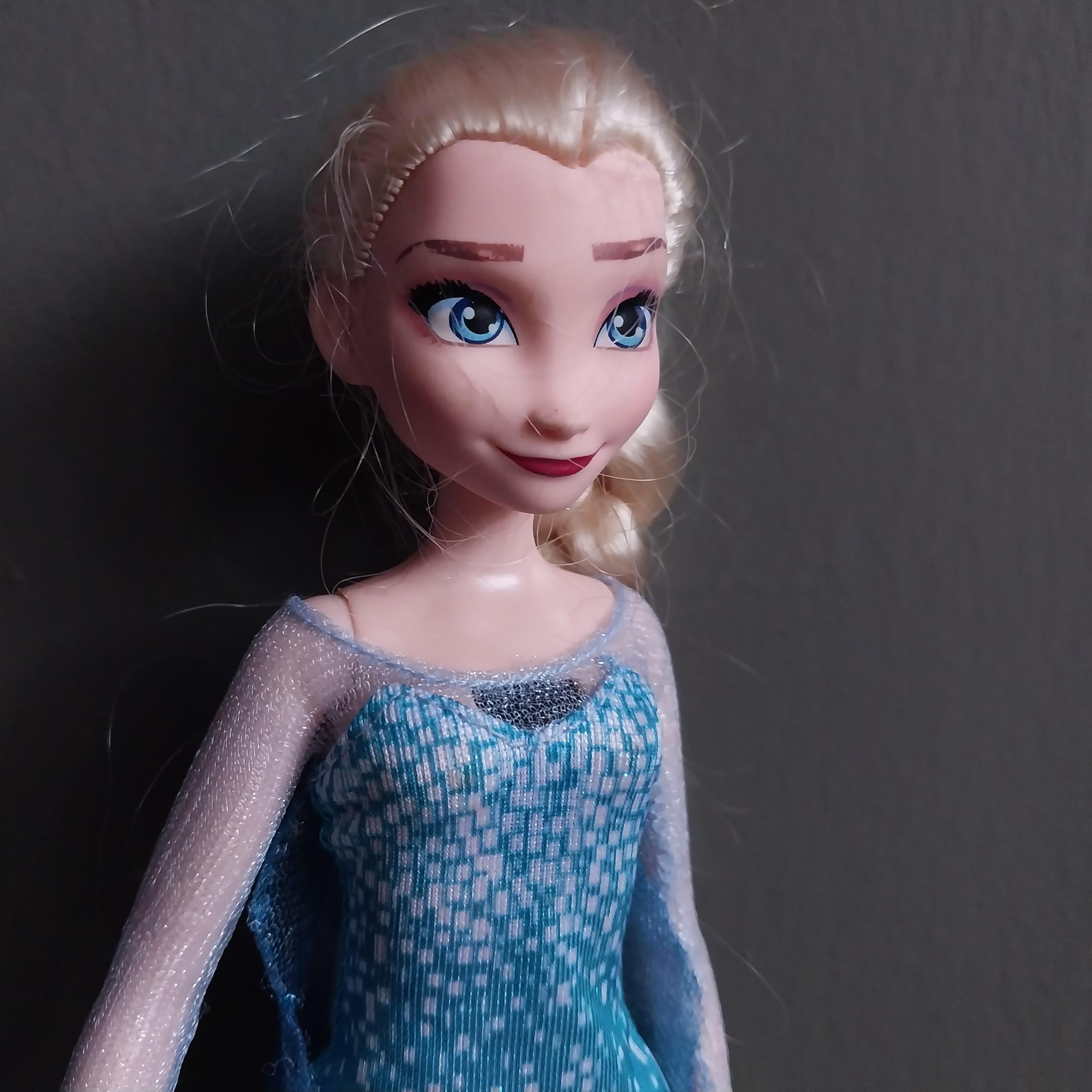 มีหลายภาพ ตุ๊กตาเอลซ่า จาก โฟรเซ่น1 งานเครื่อง**ระบบไฟไม่ติด โดยรวมสภาพดี