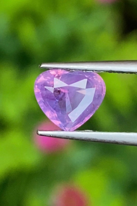 พลอย เพอเพิล แซฟไฟร์ สีม่วง Purple Sapphire ดิบ (Unheated) 1.08 กะรัต (Cts.) พลอยแท้ อัญมณีมงคลประจําวันเกิด เครื่องประดับพลอย