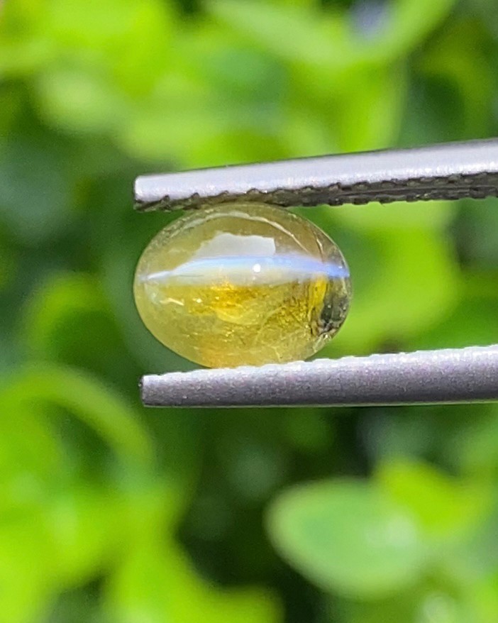 พลอย ตาแมว คริโซเบริล Cat eye Chrysoberyl 1.10 กะรัต (Cts.) พลอยแท้ อัญมณีมงคลประจําวันเกิด เครื่องประดับพลอย