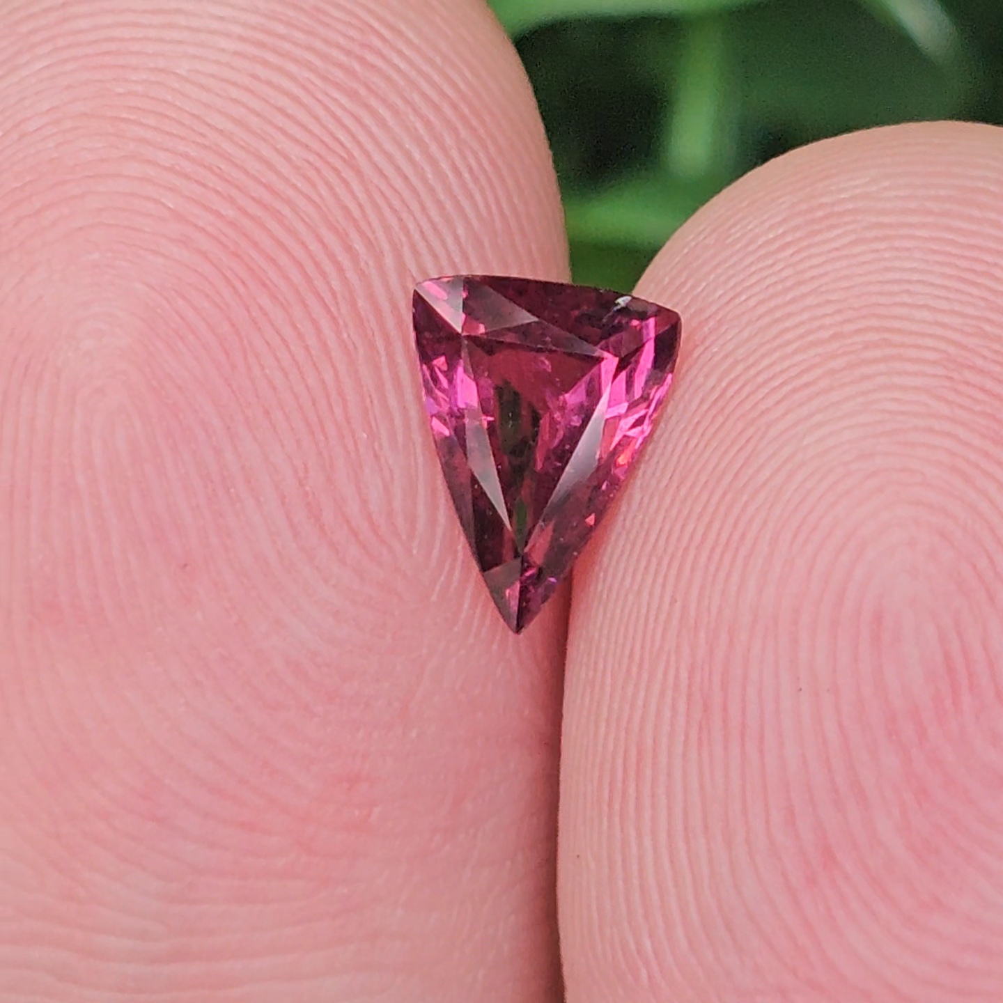 พลอย อุมบาไลต์ การ์เน็ต Umbalite Garnet 1.10 กะรัต (Cts.) ดิบ Unheated ลอยแท้ อัญมณีมงคลประจําวันเกิด เครื่องประดับพลอย