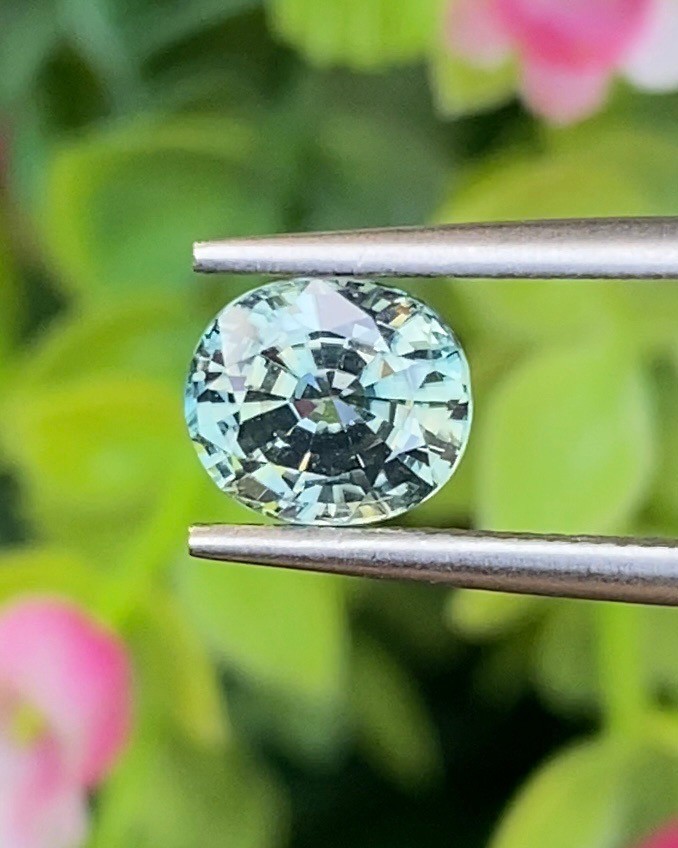 พลอย เพทาย (Zircon) 1.75 กะรัต (Cts.) พลอยแท้ อัญมณีมงคลประจําวันเกิด เครื่องประดับพลอย