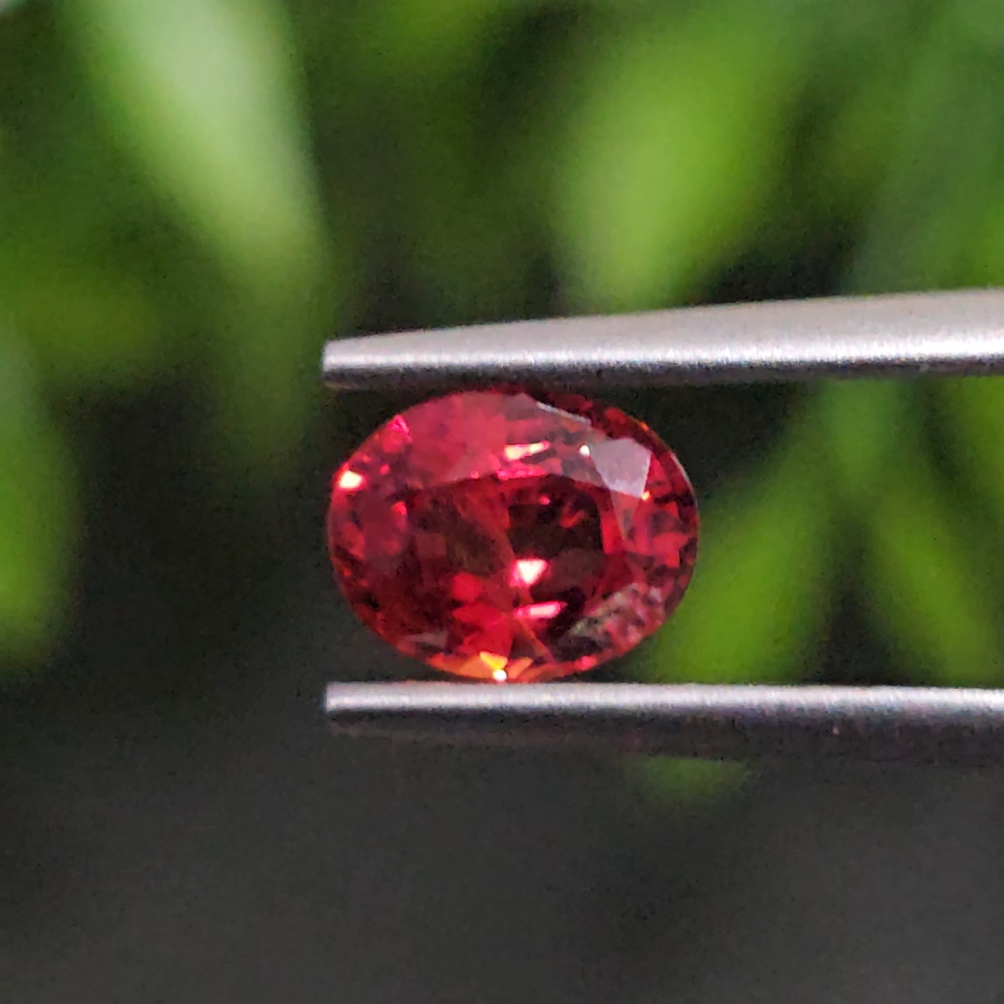 พลอย ทับทิม ซองเจีย Songea Ruby Sapphire 1.03 กะรัต (Cts.) พลอยแท้ อัญมณีมงคลประจําวันเกิด เครื่องประดับพลอย