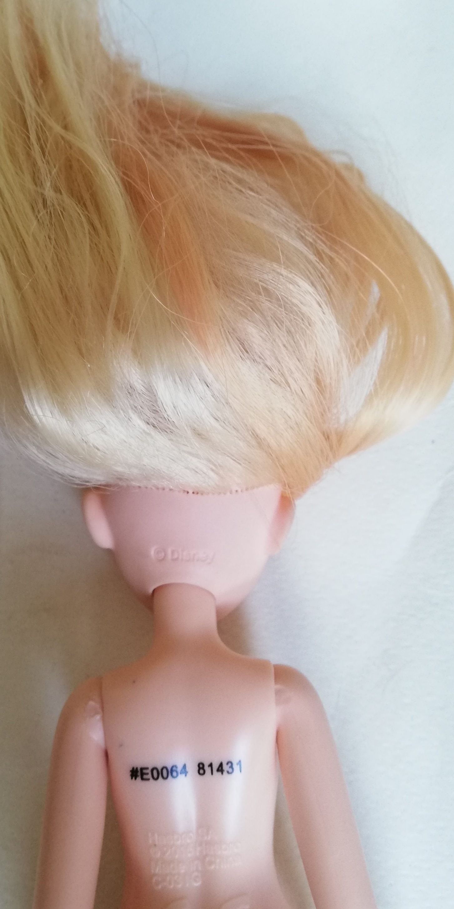 มีหลายภาพ, ตุ๊กตาราพันเซลHasbro **แถมชุด ผมบลอนด์ **ปลายมีช็อตบ้าง, Hasbro รุ่นขาแข็ง หัวเข่าพับงอไม่ได้