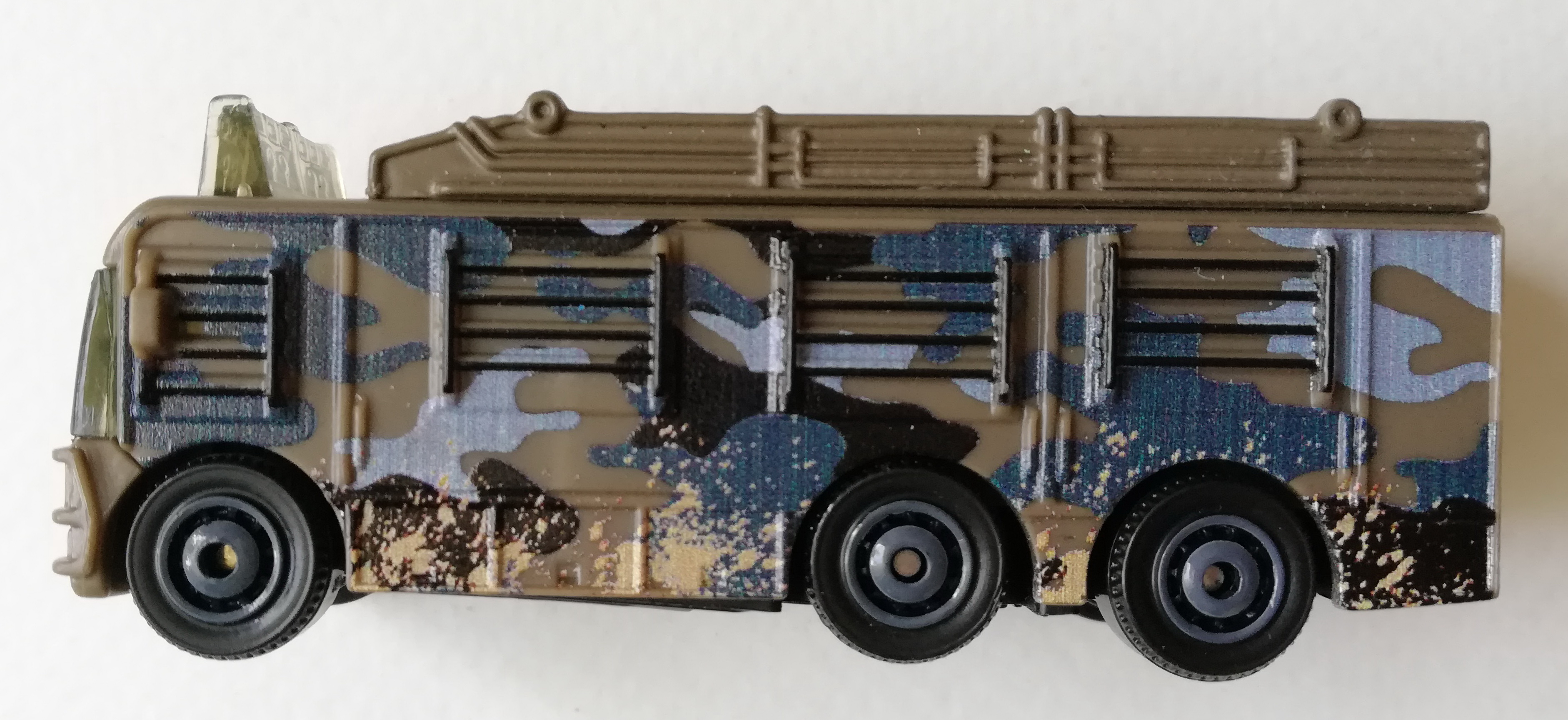 Die Cast,รถเหล็ก,รถบัส 6ล้อ ลายพรางสีน้ำตาล ลายเทาเหลือง จาก MATCHBOX,Fleetwood MB1124, 2017 Mattel **ไม่มีแพ็ค