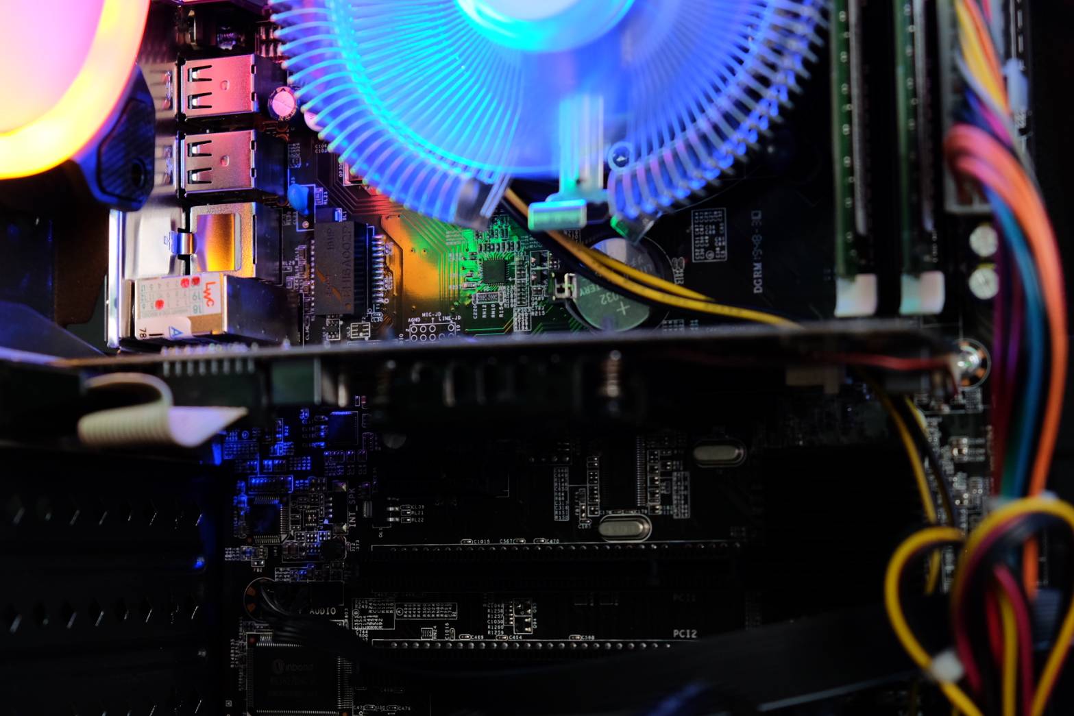 PC ประกอบ เล่นเกมส์ CPU I5-650 Ram 4 GB HDD 250 GB VGA 1 GB