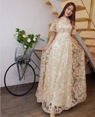 Pre-order ชุดราตรียาวคล้องคอระบายแขน ปักดิ้นเป็นลาย สวยหรู ซิปหลัง