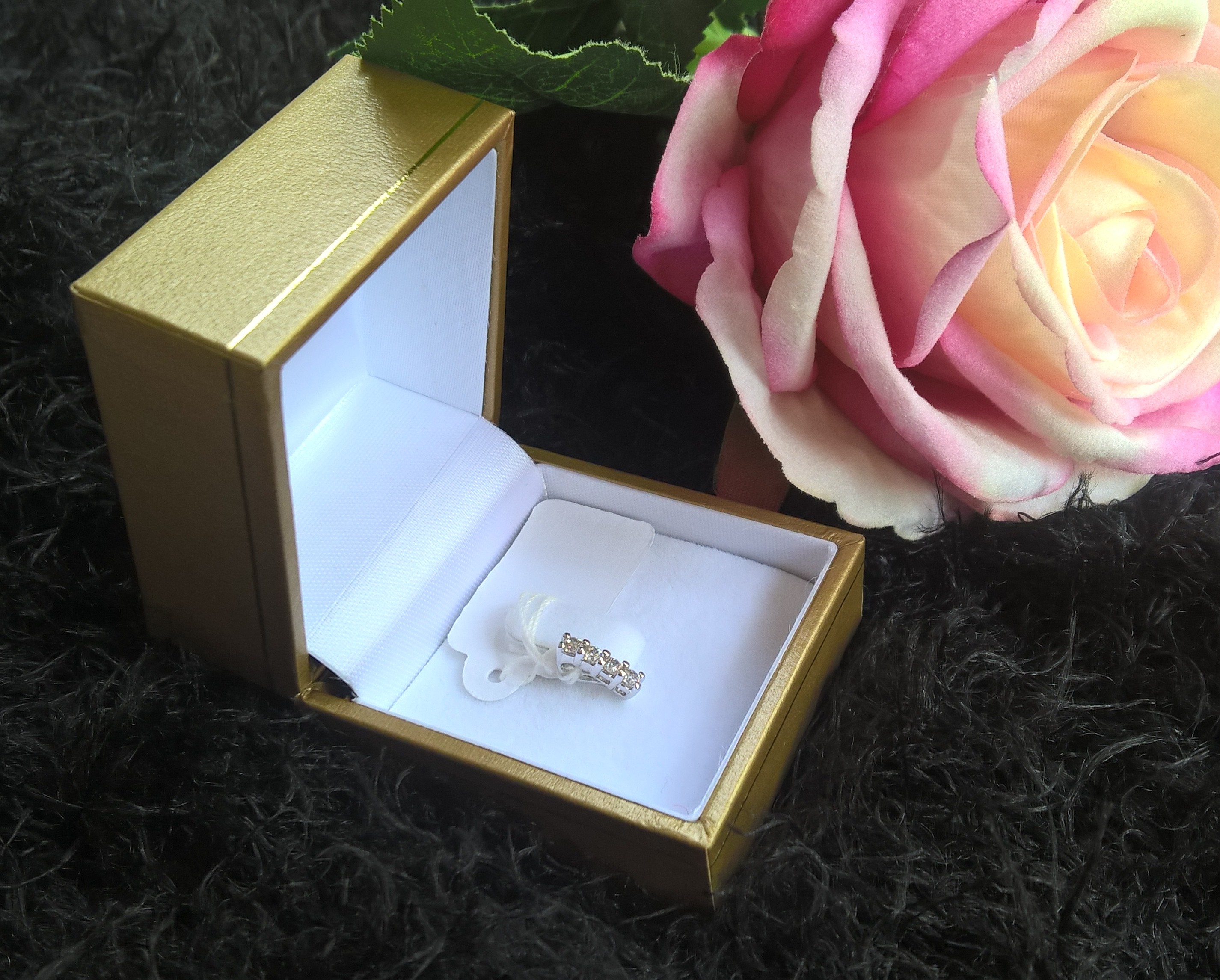 แหวน Costume Jewelry เพชร CZ Premium grade รุ่น Delux แบรนด์ Shali