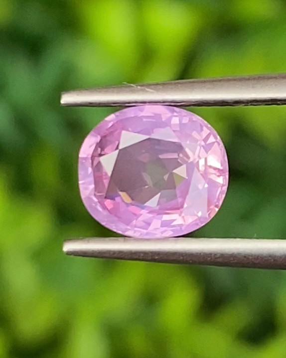พลอย ชมพู พิ้ง แซฟไฟร์ Pink Sapphire 1.47 กะรัต (Cts.) พลอยแท้ อัญมณีมงคลประจําวันเกิด เครื่องประดับพลอย