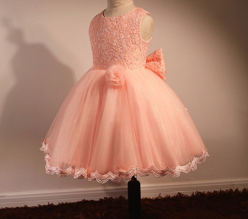 Pre-order ชุดราตรีเด็ก ชุดออกงาน สไตล์เจ้าหญิง สวยหวานเสื้อลูกไม้สีชมพู น่ารัก กระโปรงตาข่าย ด้านหลังมีโบว์ใหญ่ เรียบหรู ทันสมัย