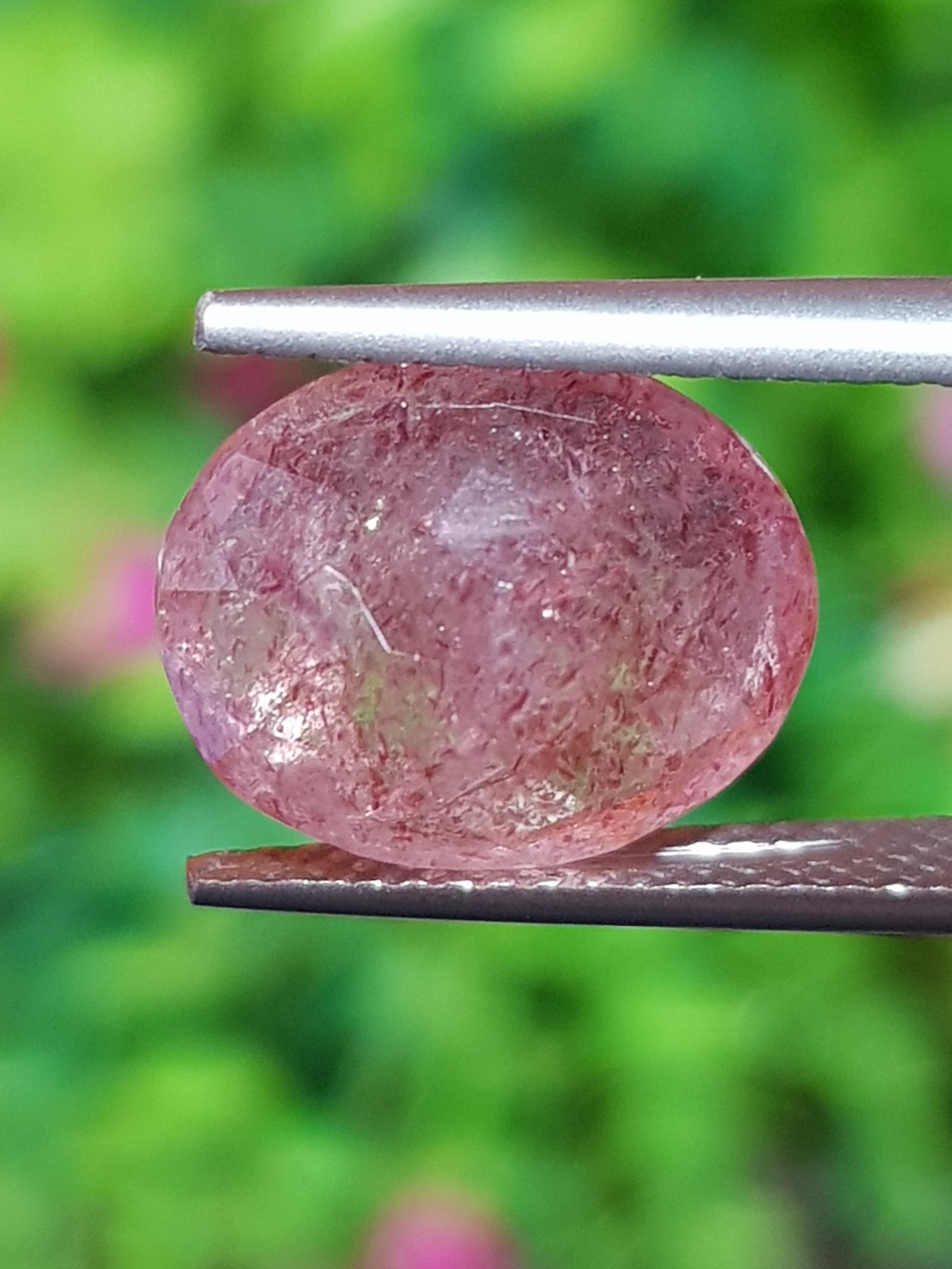 พลอย สตอเบอรี่ ควอตซ์ Strawberry Quartz 4.45 กะรัต (Cts.) พลอยแท้ อัญมณีมงคลประจําวันเกิด เครื่องประดับพลอย