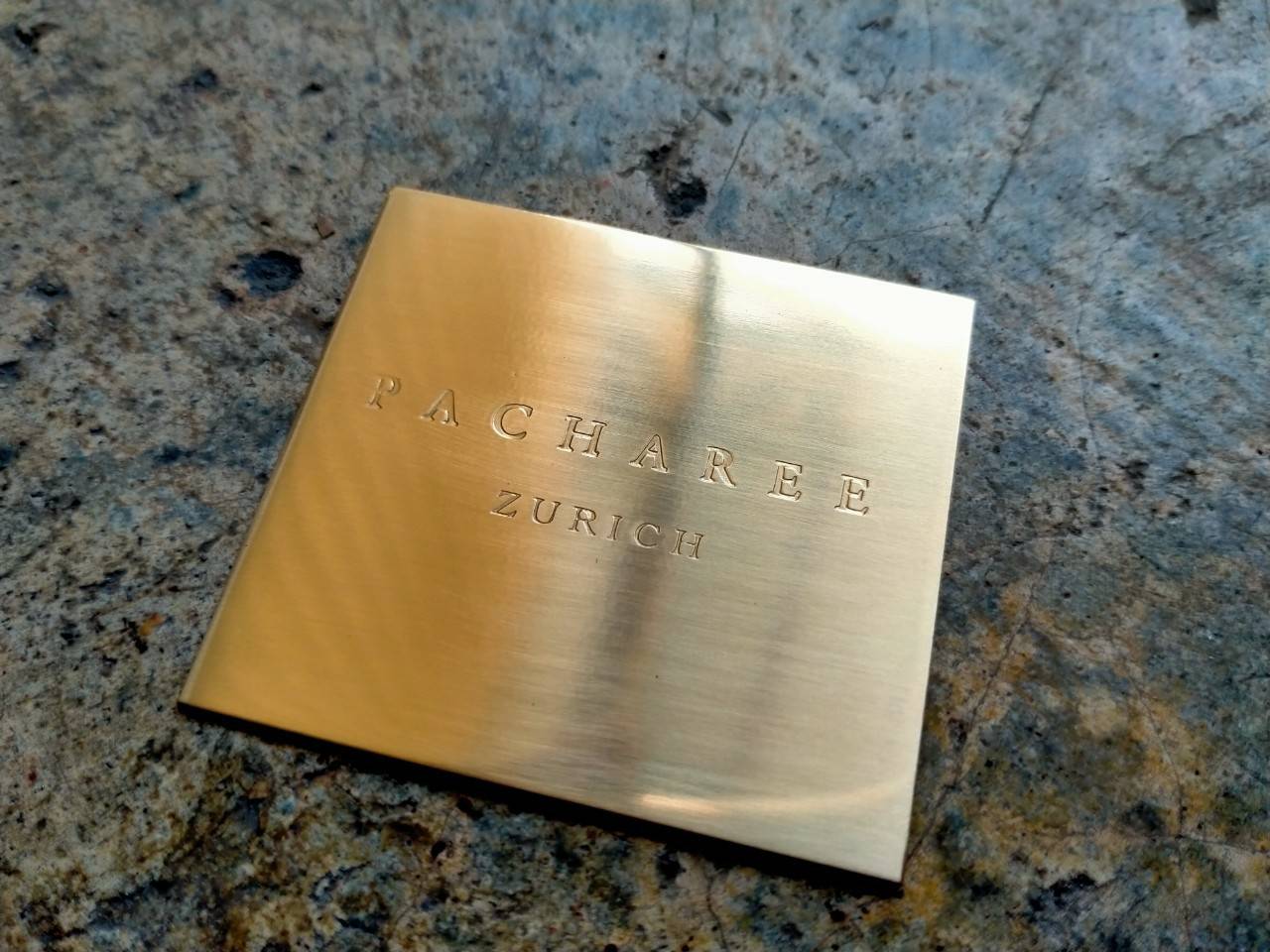 ป้ายสแตนเลสหน้าทองกัดกรด