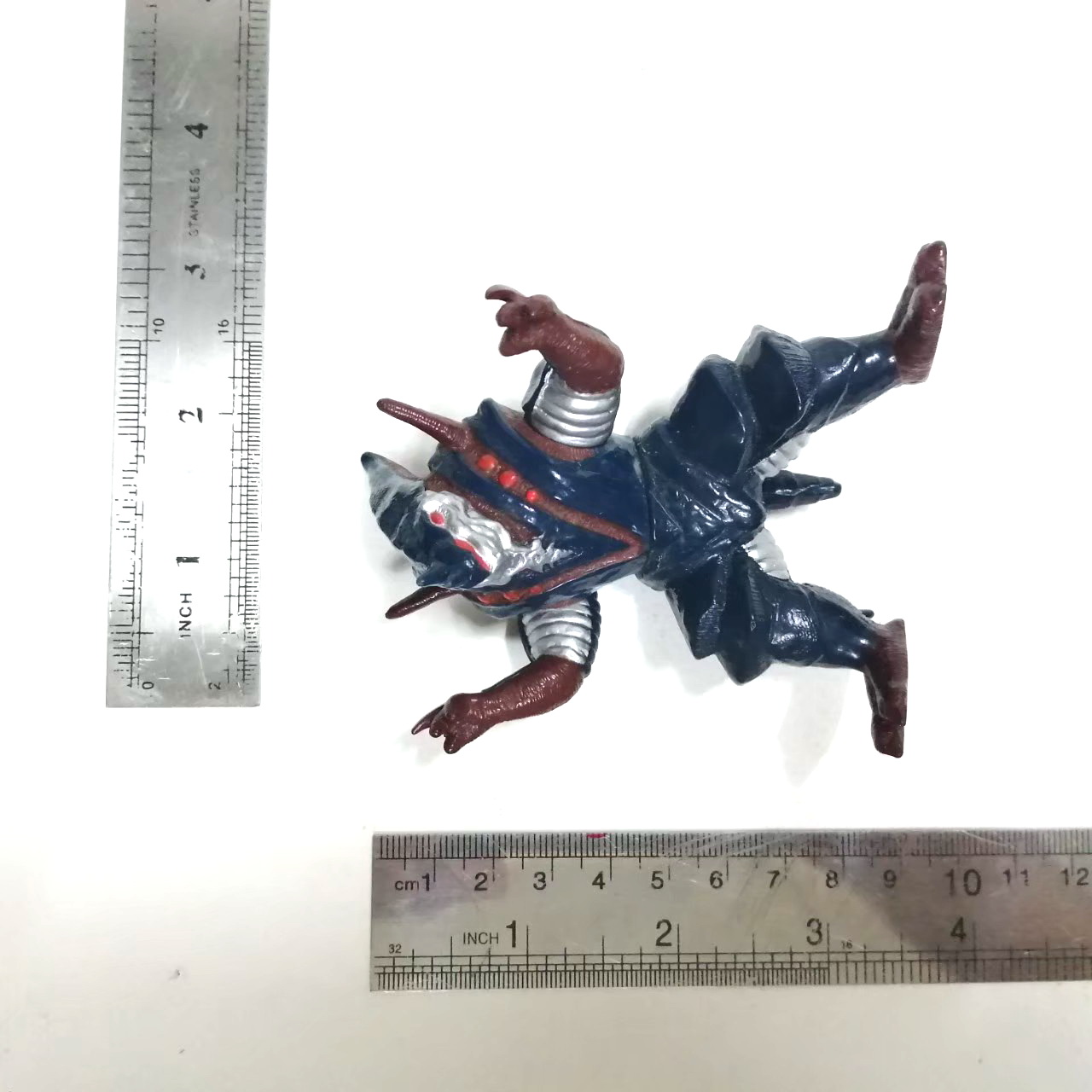 ซอฟ4นิ้ว ชิโนบิร่า ศัตรูของกริดแมน ค่อนข้างหายากไม่พบบ่อย มือสองสภาพดีมีรอยบ้าง