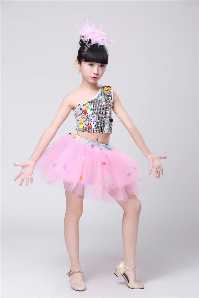 Pre-order ชุดแฟนซี ชุดแสดง เสื้อไหล่เฉียง กระโปรงฟูฟ่อง ปักเลื่อม สวยงาม