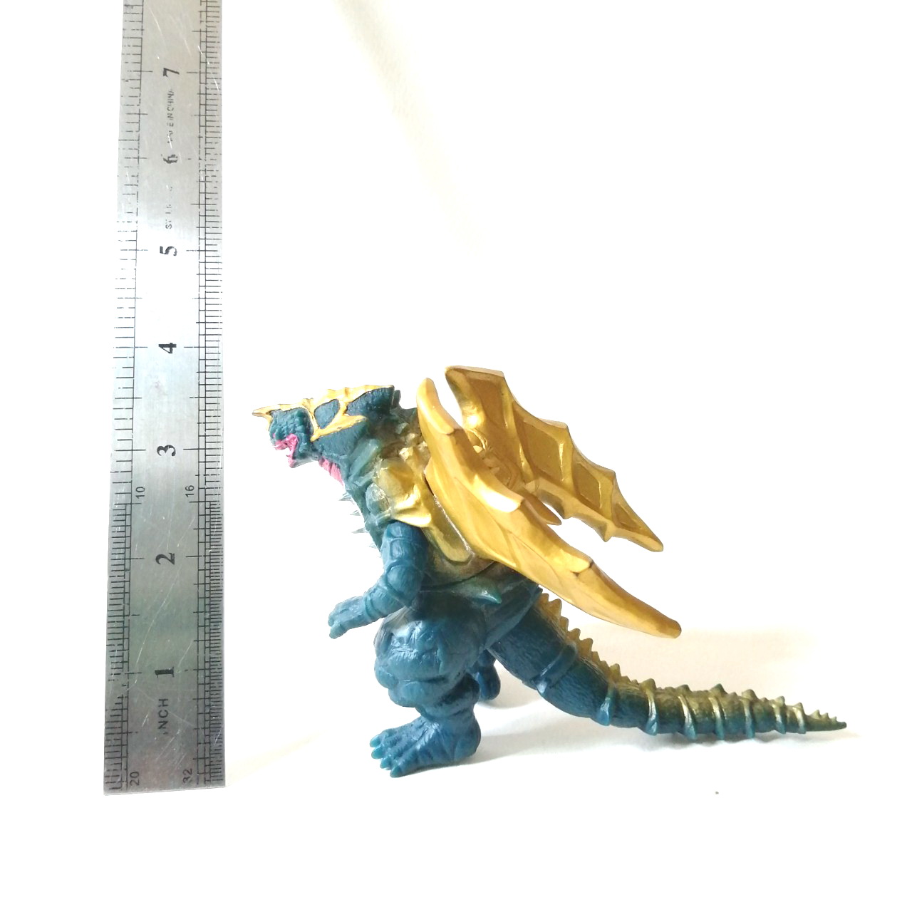 ซอฟ 3.5 -4นิ้ว ขนาดตามรูป คิงออฟมอนส์ ในอุลตร้าแมนไกอาเดอะมูฟวี ศึกใหญ่ข้ามมิติ สภาพดี มีรอยบ้าง